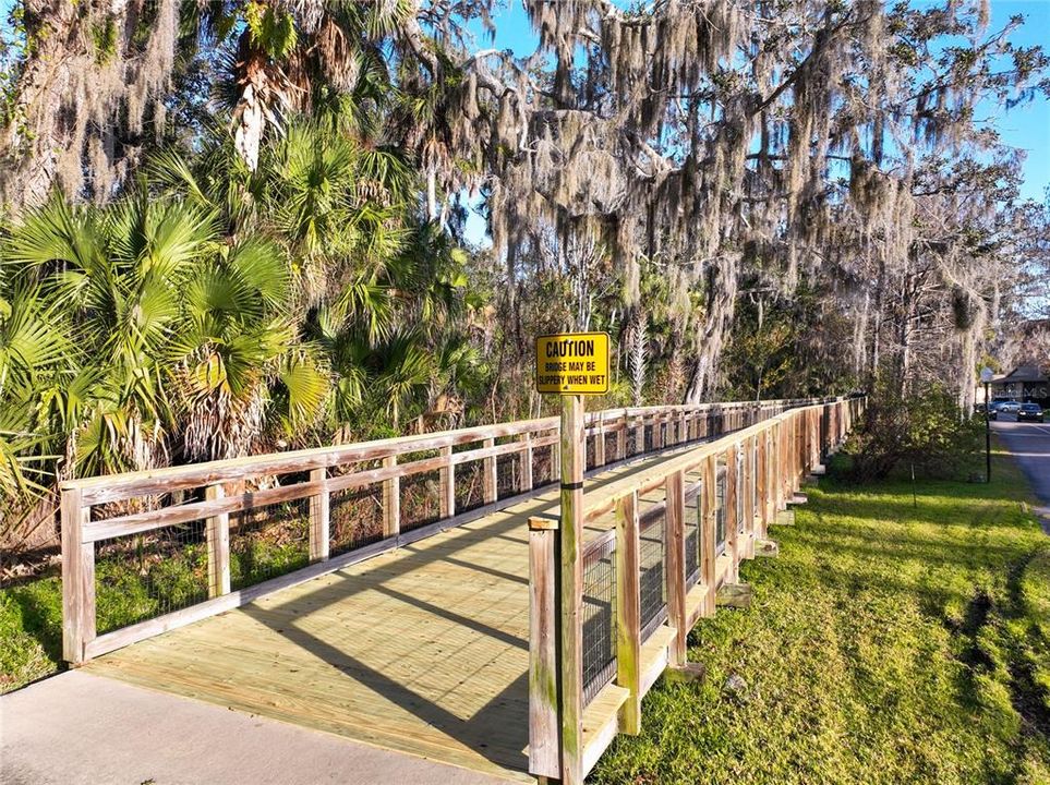 For Sale: $168,000 (2 beds, 2 baths, 897 Square Feet)