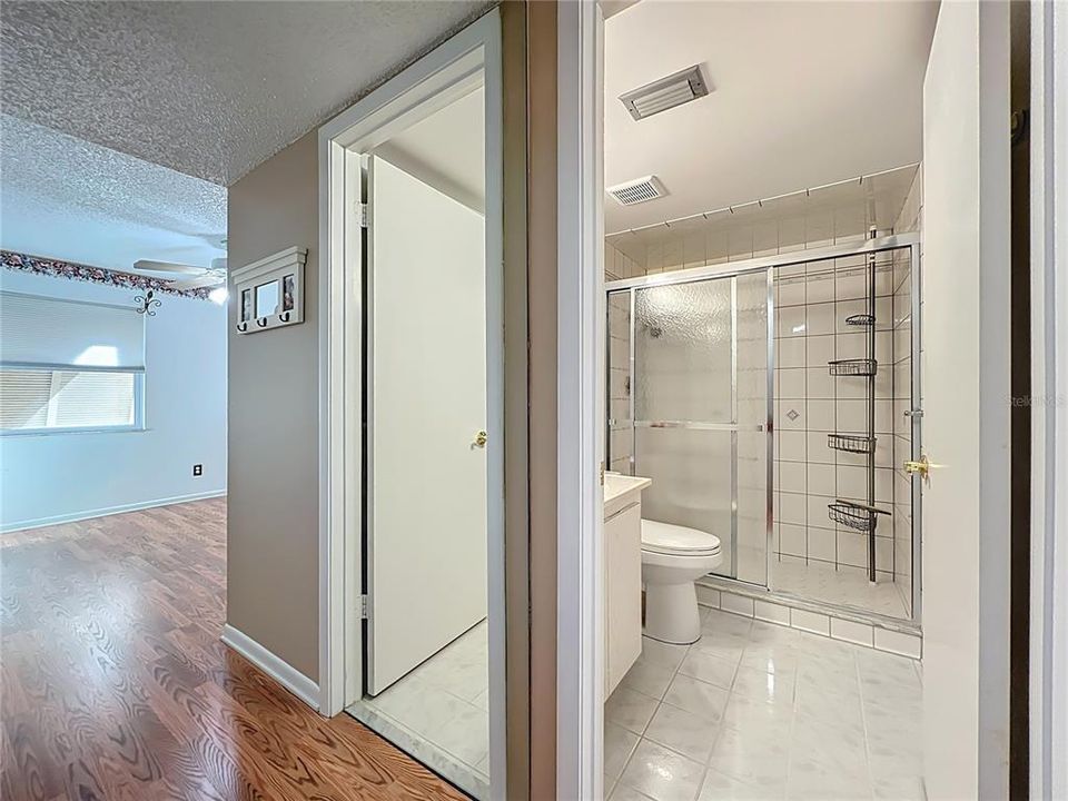 For Sale: $168,000 (2 beds, 2 baths, 897 Square Feet)