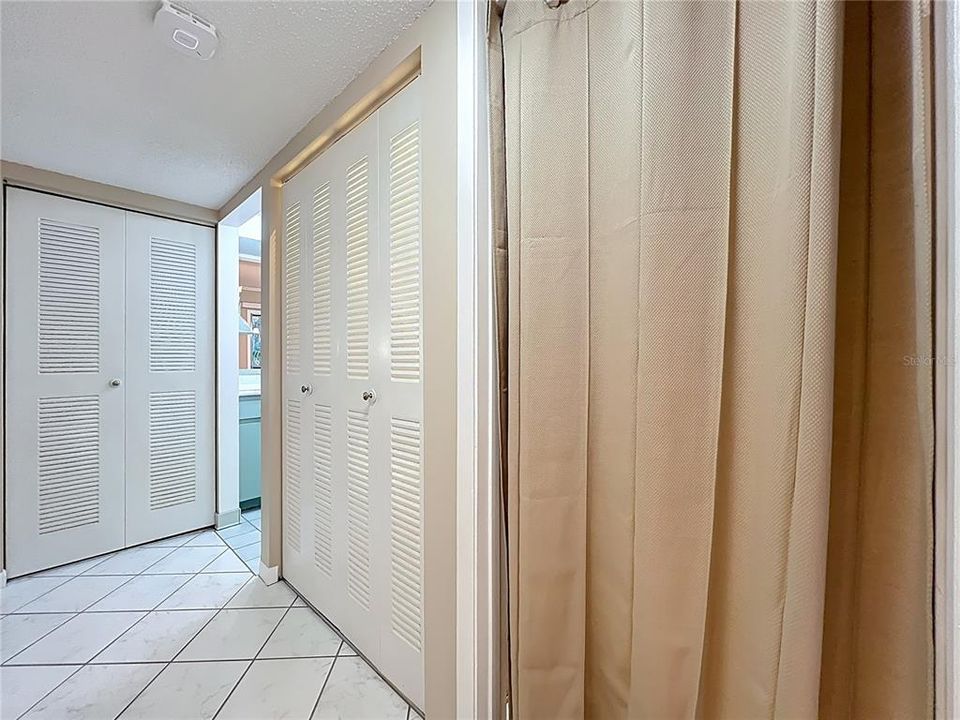 For Sale: $168,000 (2 beds, 2 baths, 897 Square Feet)