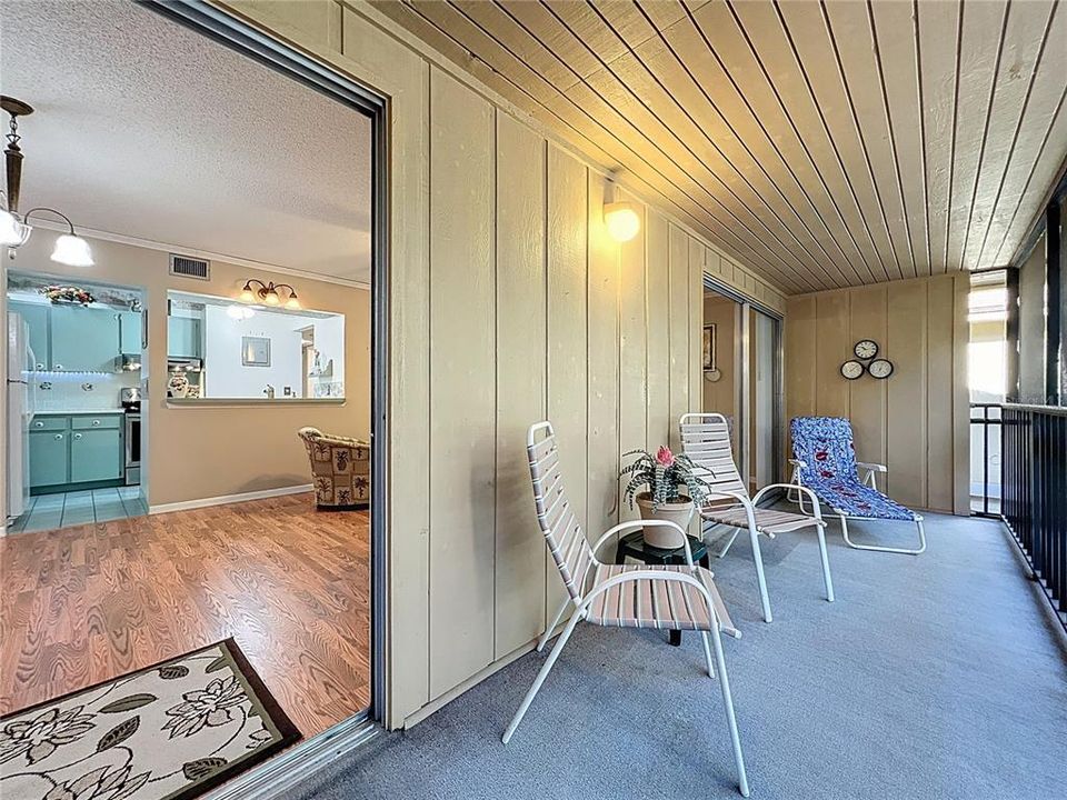 For Sale: $168,000 (2 beds, 2 baths, 897 Square Feet)