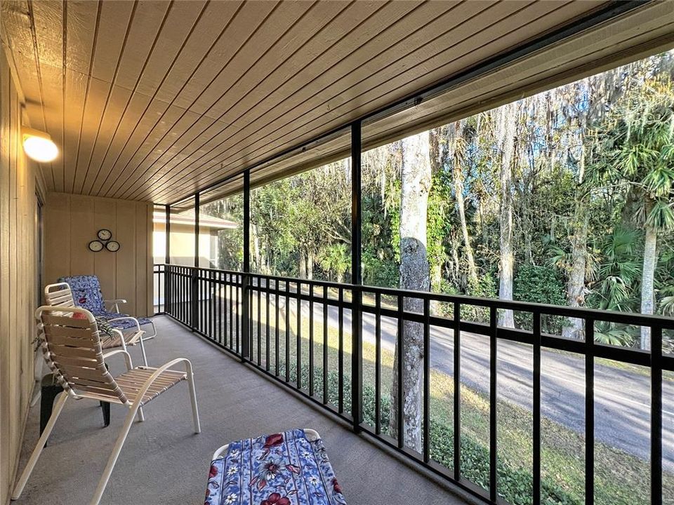 For Sale: $168,000 (2 beds, 2 baths, 897 Square Feet)