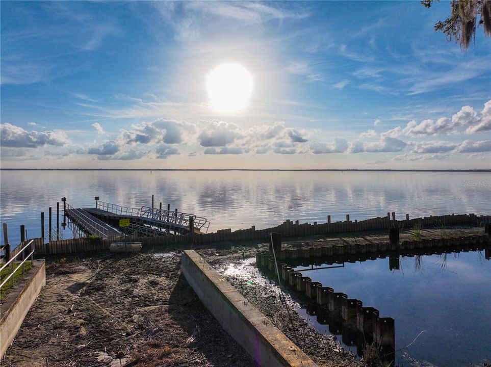 For Sale: $168,000 (2 beds, 2 baths, 897 Square Feet)