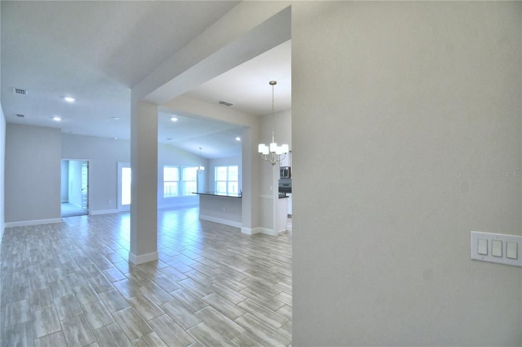 На продажу: $426,846 (3 спален, 2 ванн, 1970 Квадратных фут)