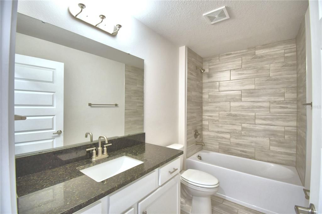 На продажу: $426,846 (3 спален, 2 ванн, 1970 Квадратных фут)