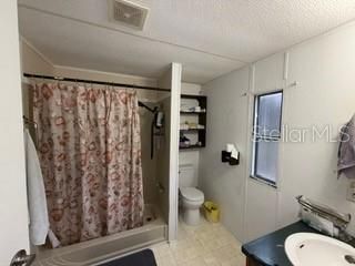 For Sale: $90,000 (2 beds, 2 baths, 924 Square Feet)