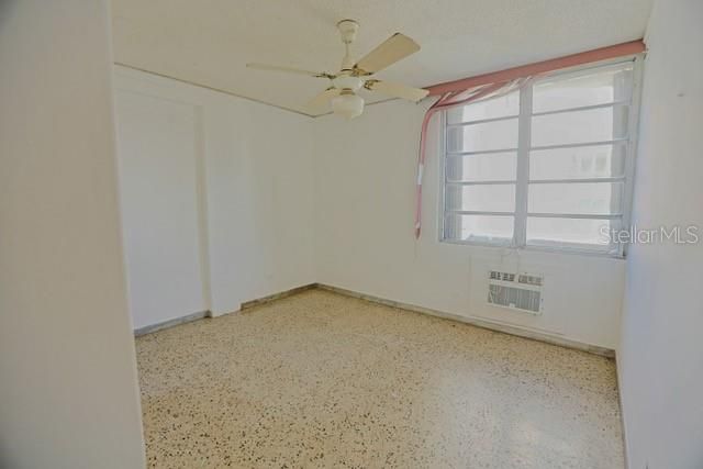 На продажу: $449,000 (2 спален, 1 ванн, 868 Квадратных фут)