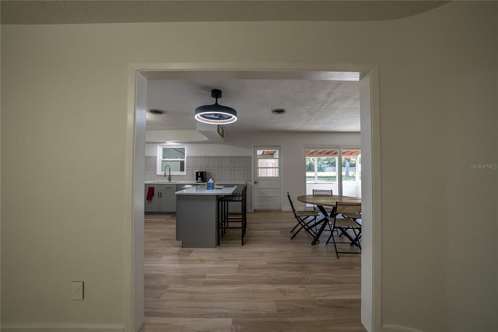 待售: $299,900 (3 贝兹, 2 浴室, 1512 平方英尺)