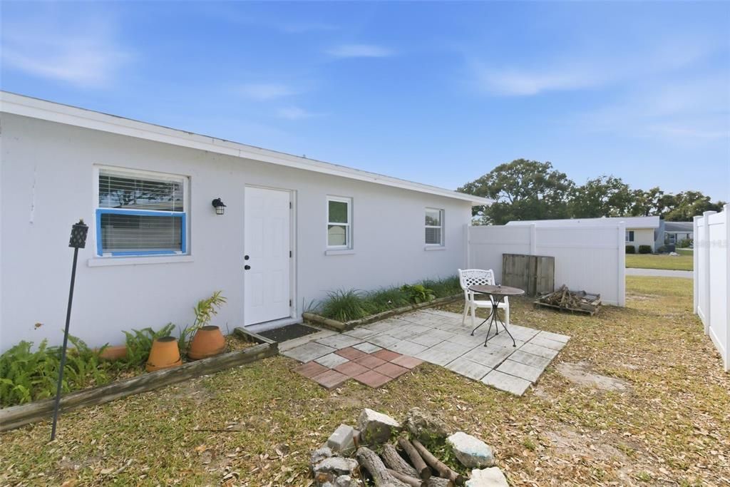 For Sale: $825,000 (6 beds, 0 baths, 2118 Square Feet)