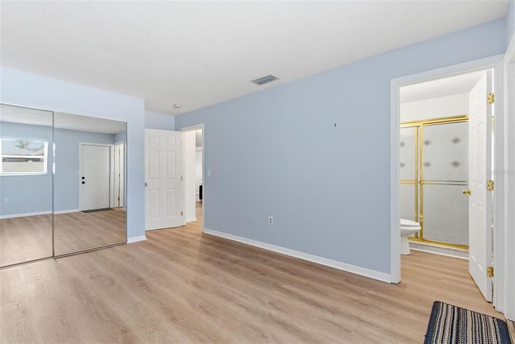 For Sale: $825,000 (6 beds, 0 baths, 2118 Square Feet)