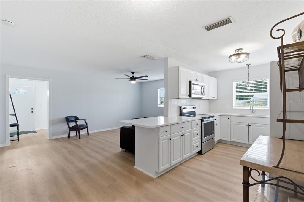 For Sale: $825,000 (6 beds, 0 baths, 2118 Square Feet)