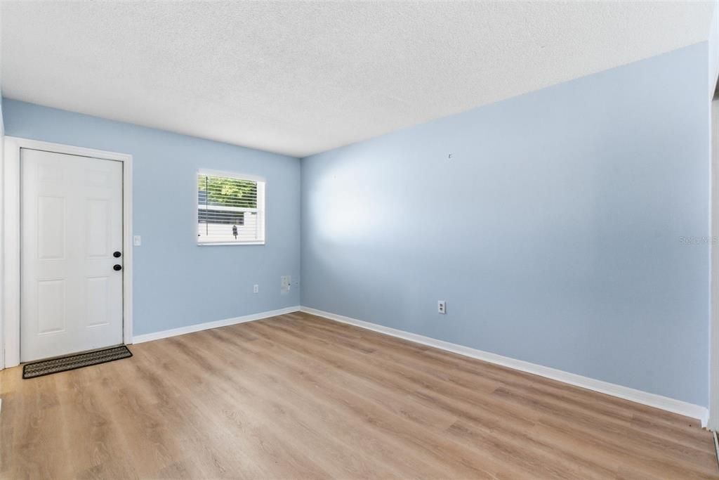 For Sale: $825,000 (6 beds, 0 baths, 2118 Square Feet)