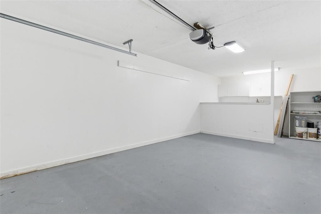 For Sale: $825,000 (6 beds, 0 baths, 2118 Square Feet)