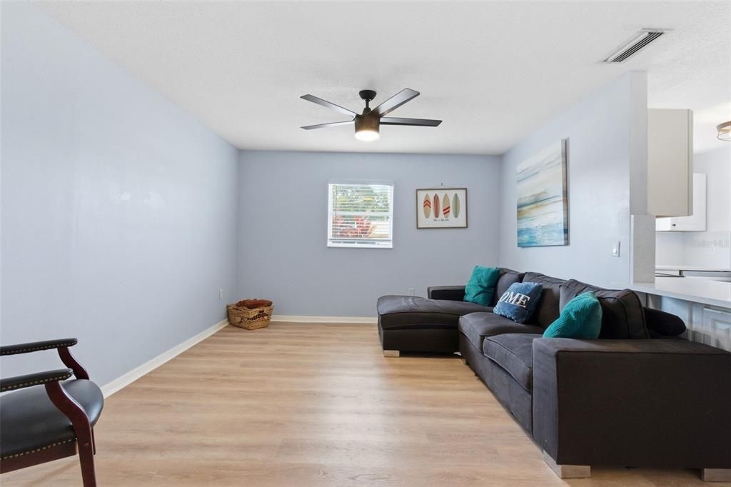 For Sale: $825,000 (6 beds, 0 baths, 2118 Square Feet)