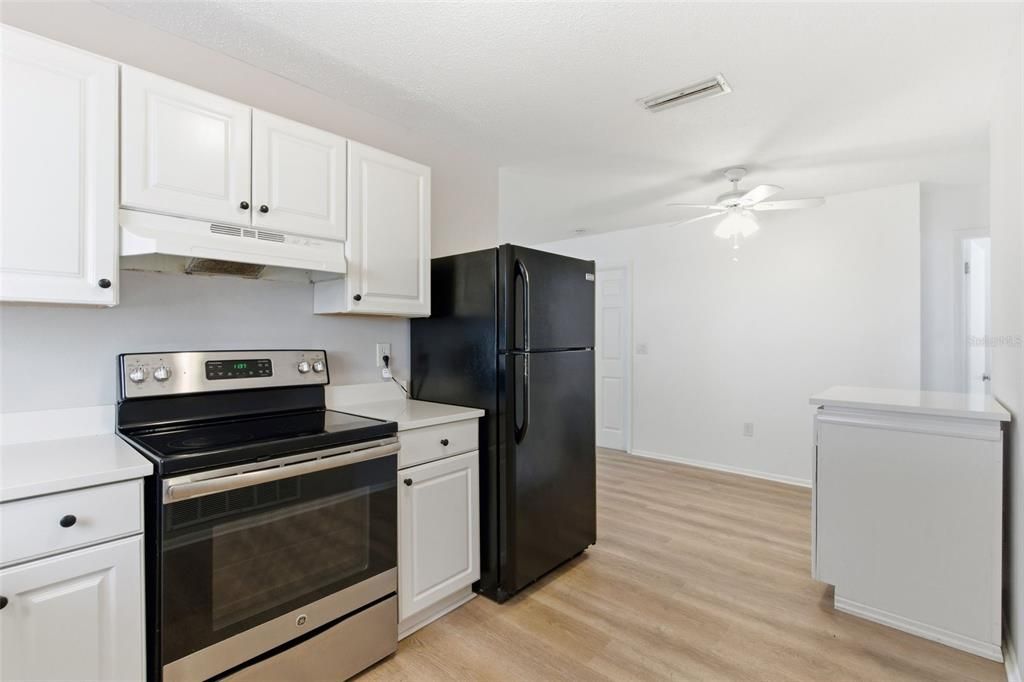 For Sale: $825,000 (6 beds, 0 baths, 2118 Square Feet)