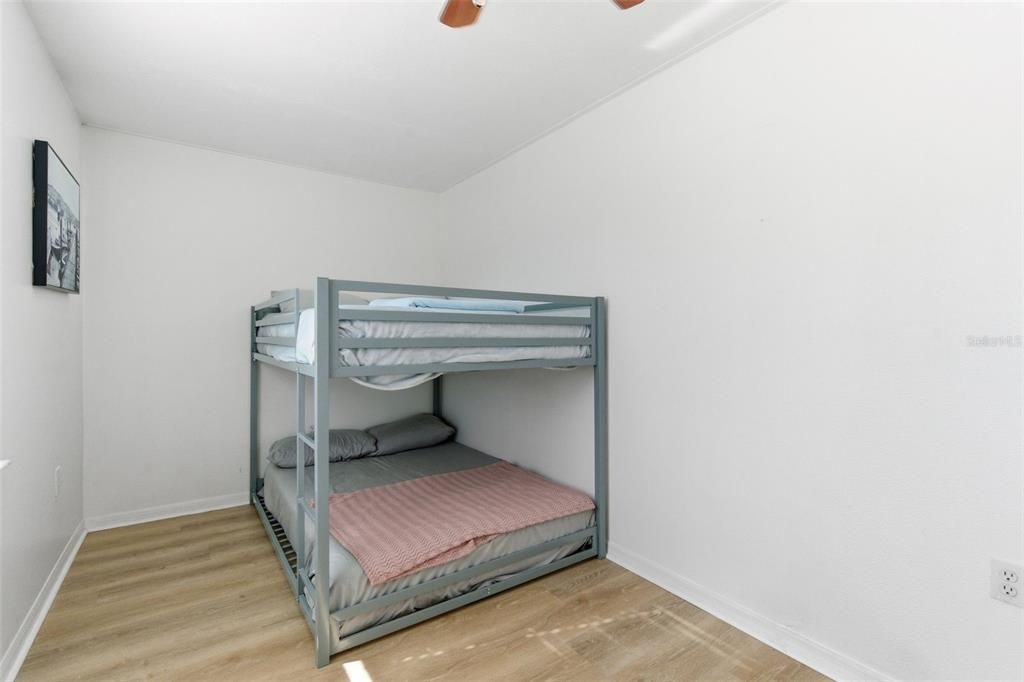 For Sale: $825,000 (6 beds, 0 baths, 2118 Square Feet)