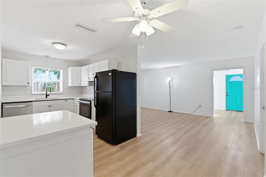 For Sale: $825,000 (6 beds, 0 baths, 2118 Square Feet)