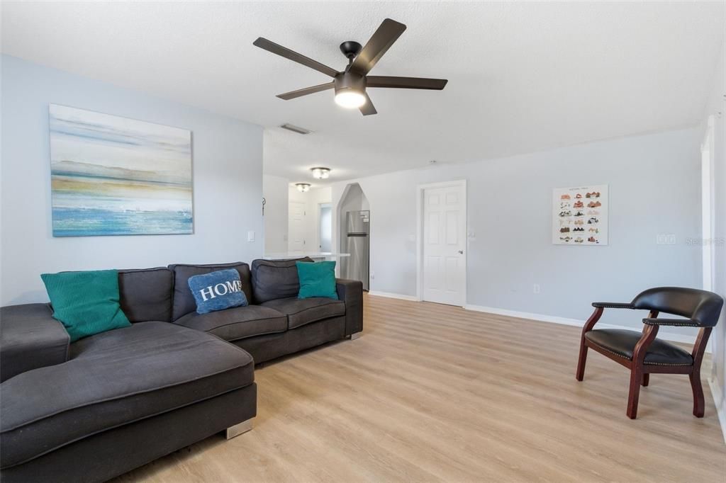 For Sale: $825,000 (6 beds, 0 baths, 2118 Square Feet)