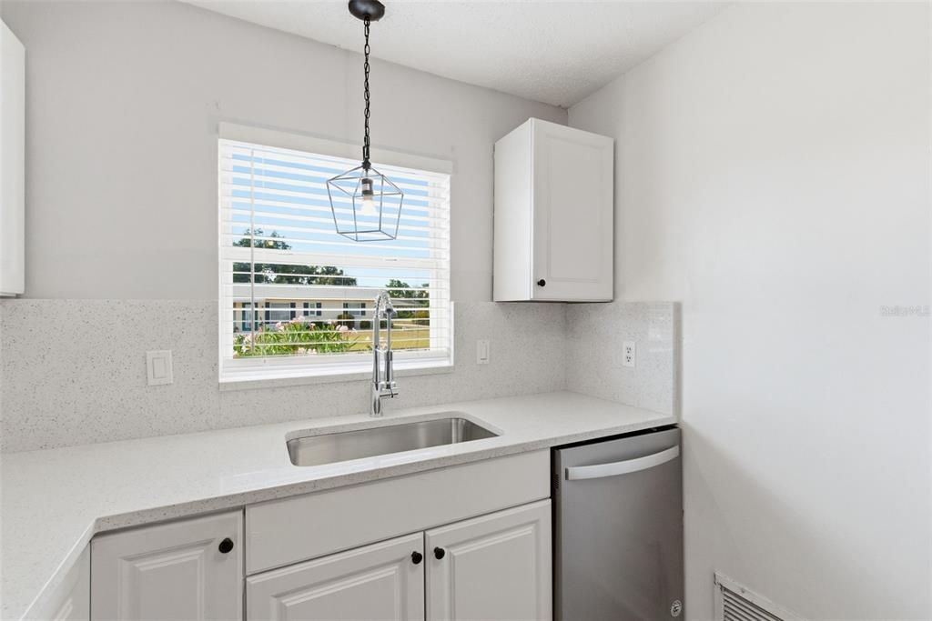 For Sale: $825,000 (6 beds, 0 baths, 2118 Square Feet)