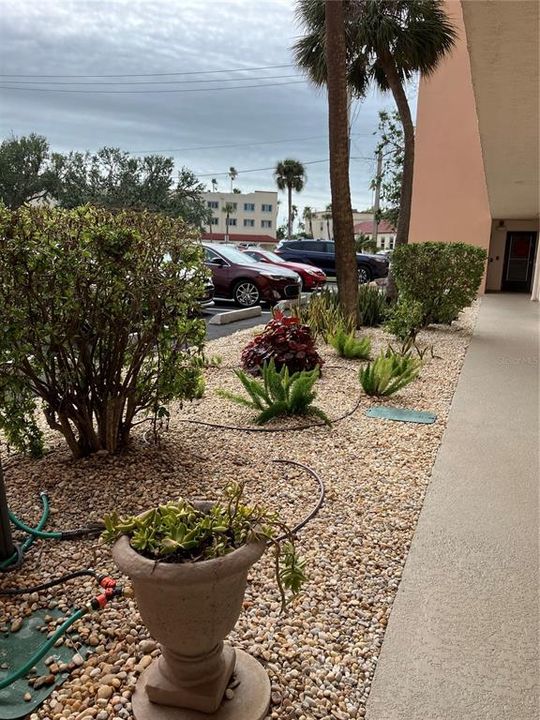 Под контрактом: $219,000 (2 спален, 2 ванн, 900 Квадратных фут)