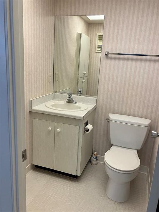 Под контрактом: $219,000 (2 спален, 2 ванн, 900 Квадратных фут)