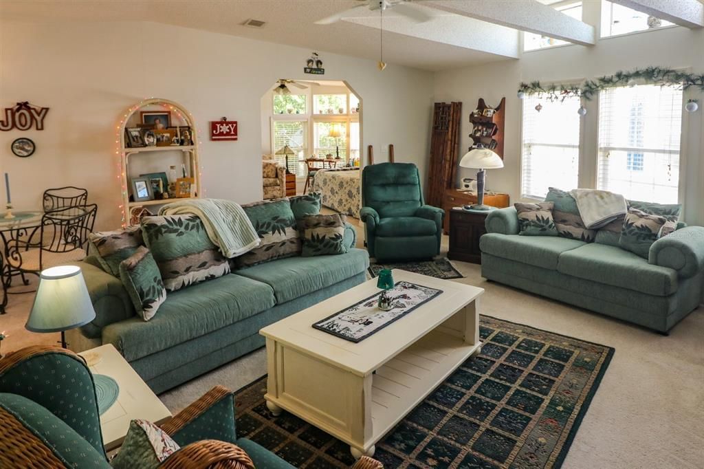 En Venta: $77,777 (2 camas, 2 baños, 1368 Pies cuadrados)