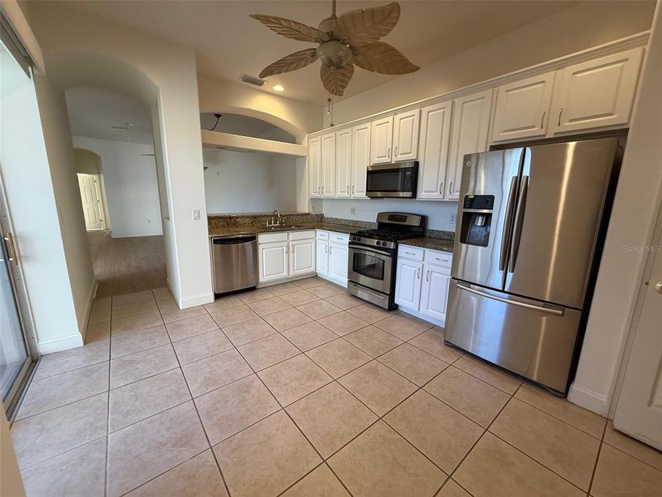 For Sale: $450,000 (3 beds, 2 baths, 1507 Square Feet)