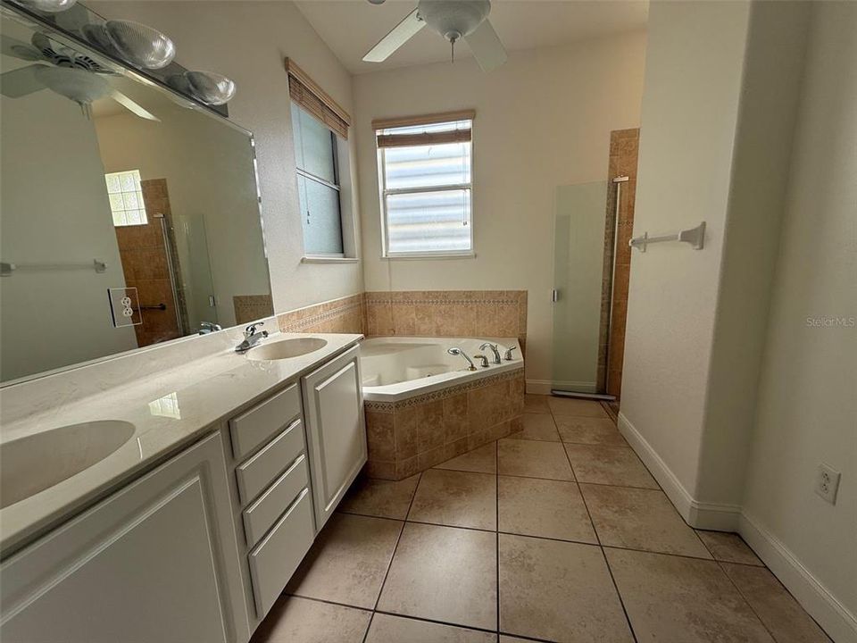 For Sale: $450,000 (3 beds, 2 baths, 1507 Square Feet)