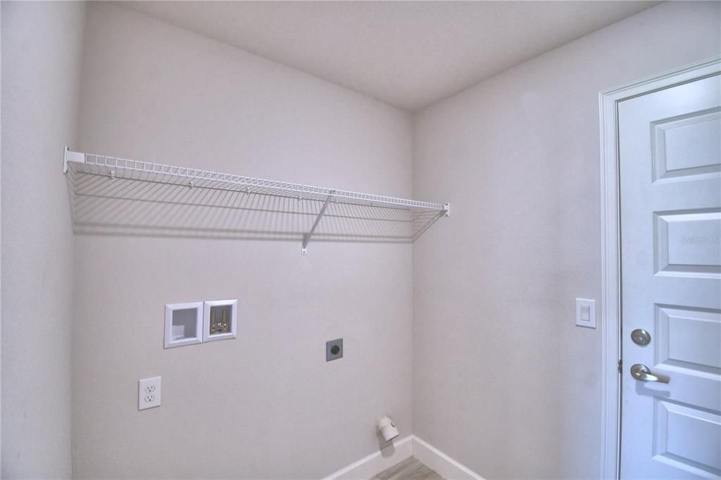 На продажу: $418,846 (3 спален, 2 ванн, 1970 Квадратных фут)