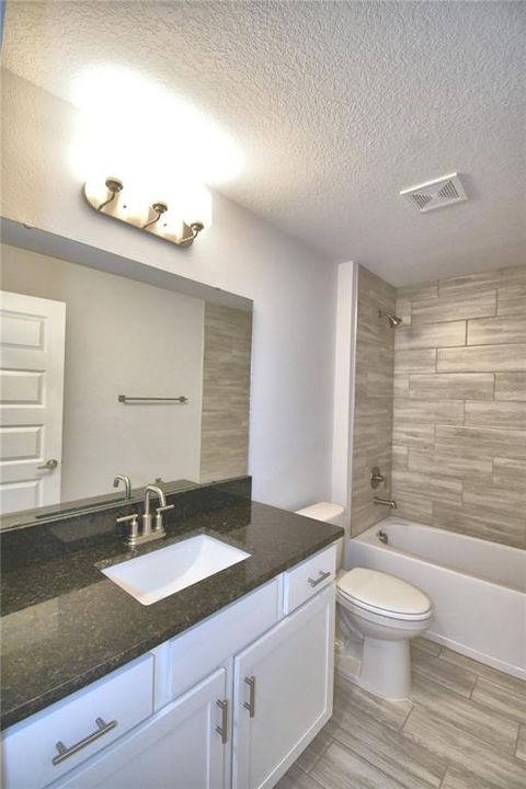 На продажу: $418,846 (3 спален, 2 ванн, 1970 Квадратных фут)