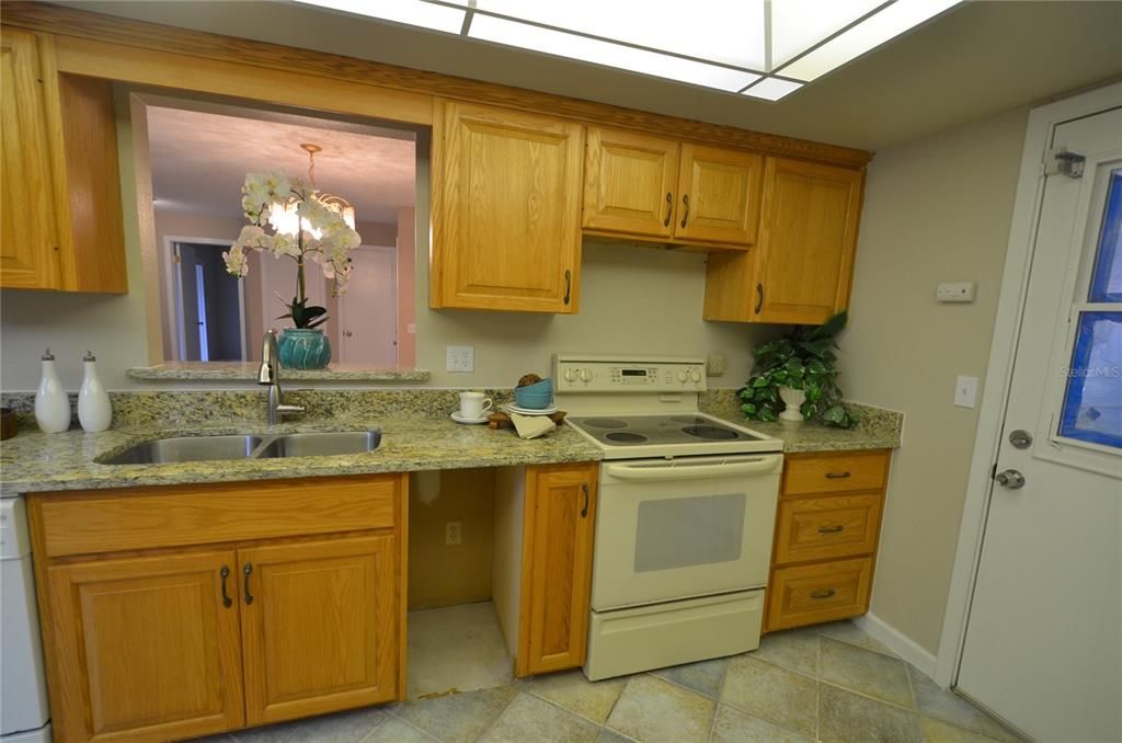 В аренду: $2,200 (3 спален, 2 ванн, 1586 Квадратных фут)