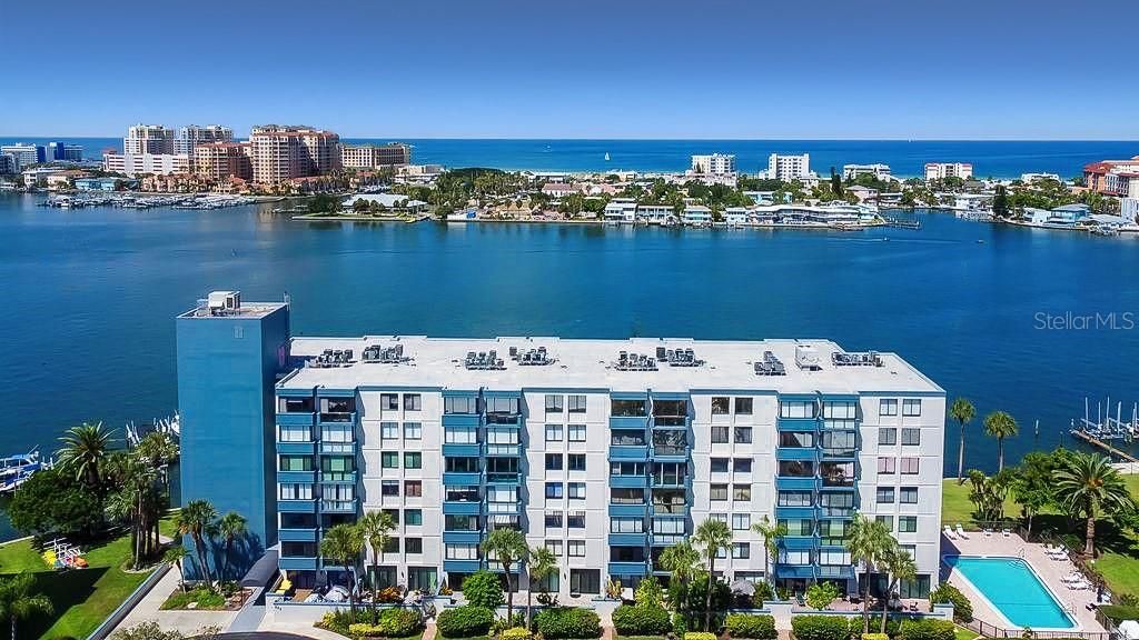 Недавно продано: $596,400 (2 спален, 2 ванн, 1335 Квадратных фут)