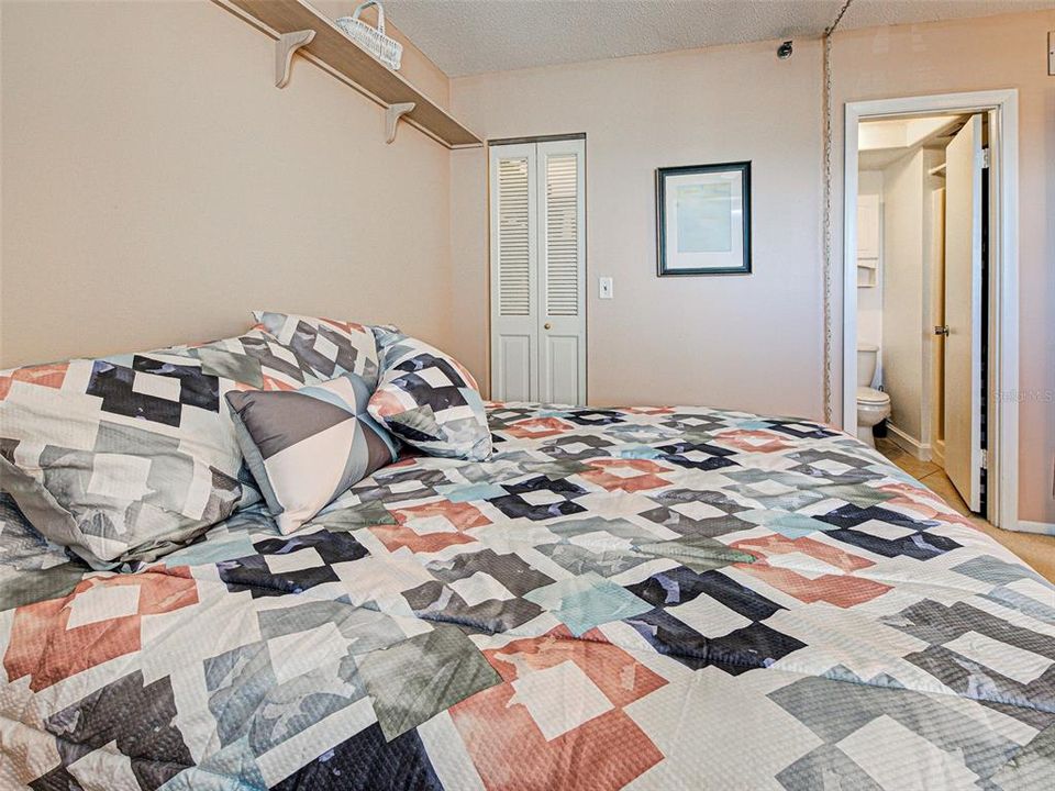 Activo con contrato: $224,000 (2 camas, 2 baños, 900 Pies cuadrados)