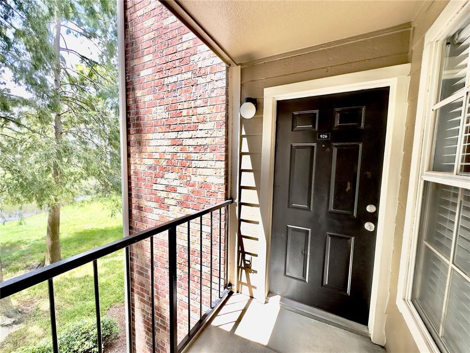 For Sale: $142,500 (1 beds, 0 baths, 732 Square Feet)