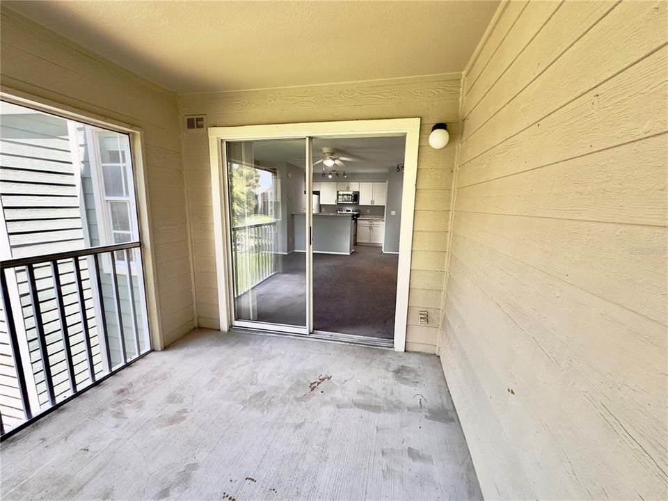 For Sale: $142,500 (1 beds, 0 baths, 732 Square Feet)