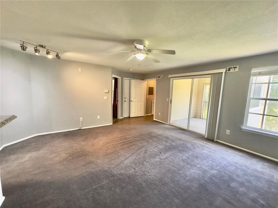 For Sale: $142,500 (1 beds, 0 baths, 732 Square Feet)