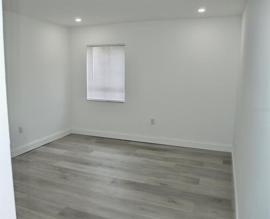 На продажу: $134,700 (1 спален, 1 ванн, 740 Квадратных фут)