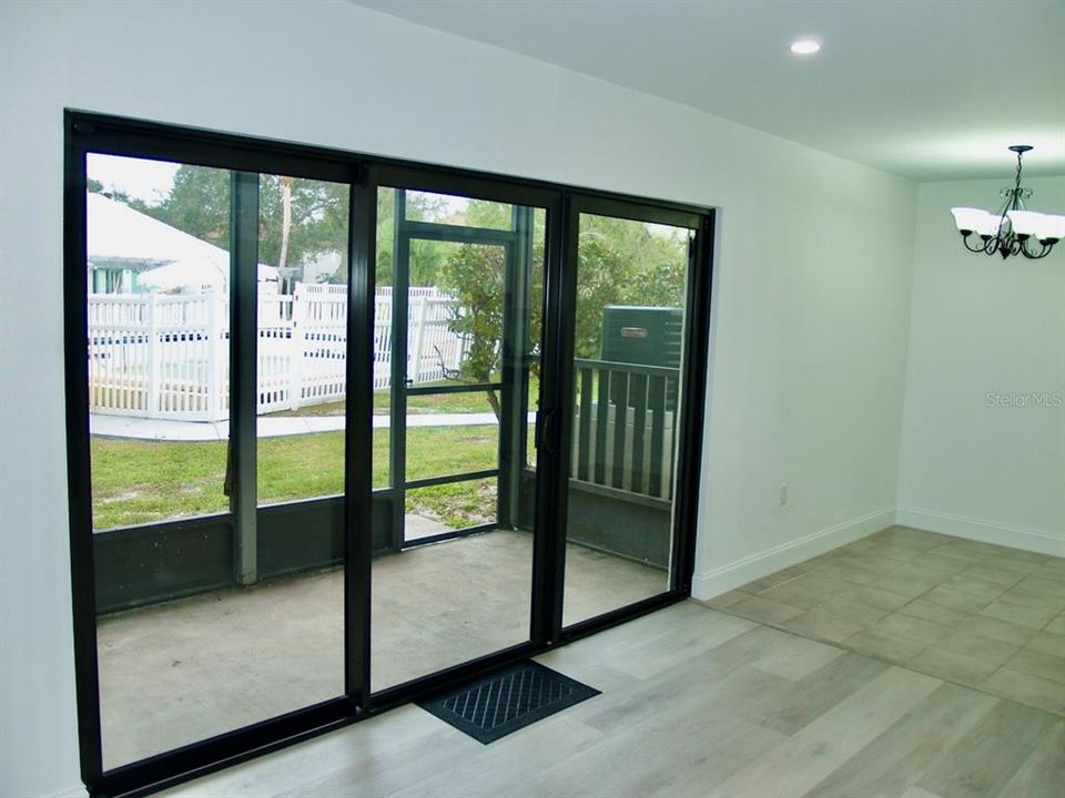 На продажу: $134,700 (1 спален, 1 ванн, 740 Квадратных фут)