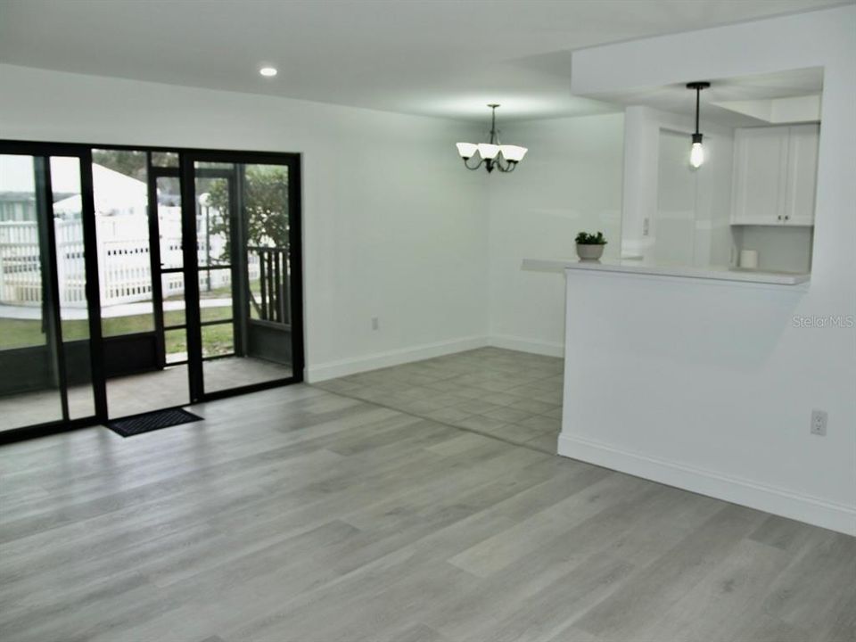 На продажу: $134,700 (1 спален, 1 ванн, 740 Квадратных фут)