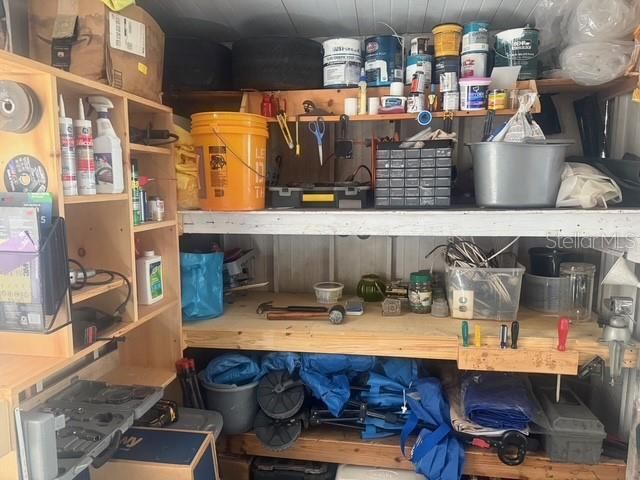 For Sale: $100,000 (3 beds, 1 baths, 829 Square Feet)