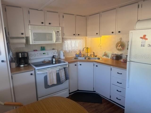 For Sale: $100,000 (3 beds, 1 baths, 829 Square Feet)