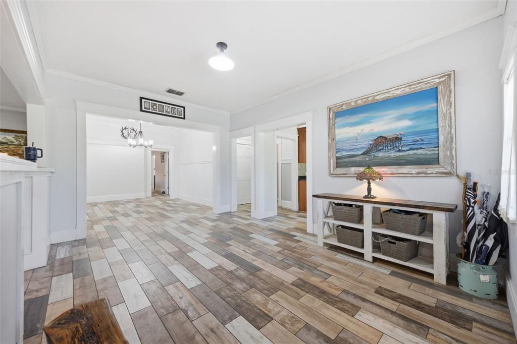 На продажу: $1,399,000 (6 спален, 4 ванн, 3730 Квадратных фут)