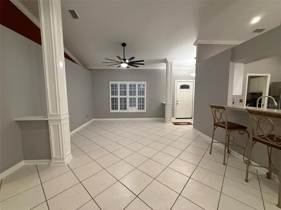 For Sale: $370,000 (3 beds, 2 baths, 1728 Square Feet)