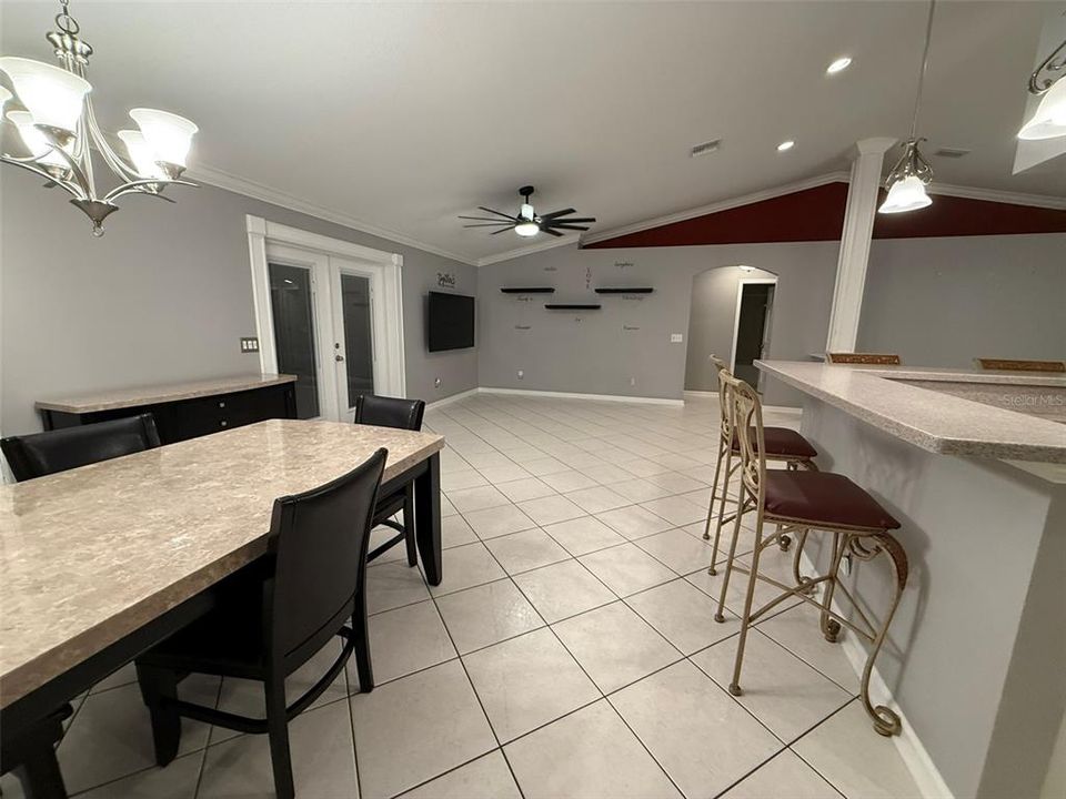 For Sale: $370,000 (3 beds, 2 baths, 1728 Square Feet)