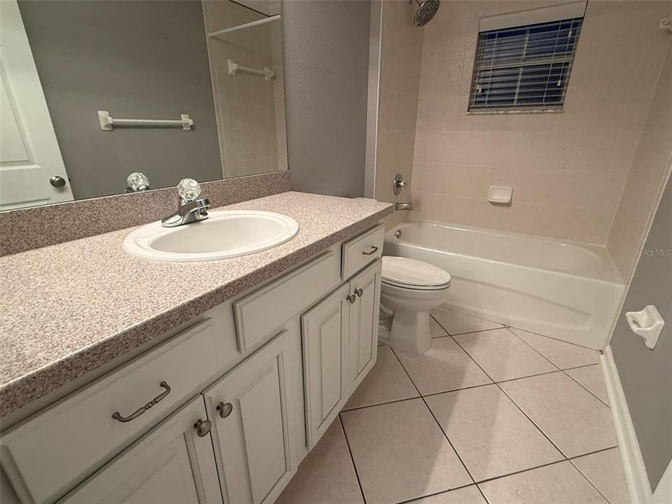 For Sale: $370,000 (3 beds, 2 baths, 1728 Square Feet)