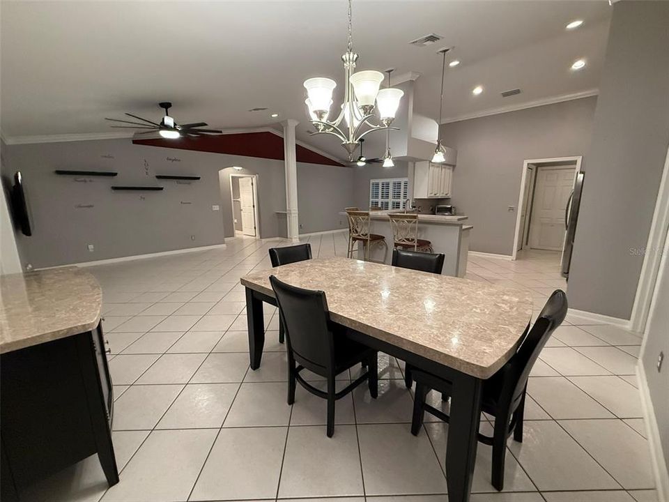 For Sale: $370,000 (3 beds, 2 baths, 1728 Square Feet)