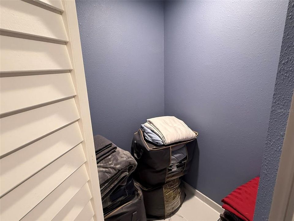 For Sale: $370,000 (3 beds, 2 baths, 1728 Square Feet)