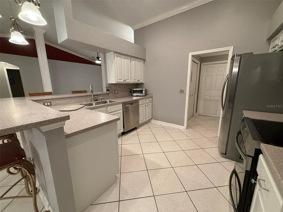 For Sale: $370,000 (3 beds, 2 baths, 1728 Square Feet)