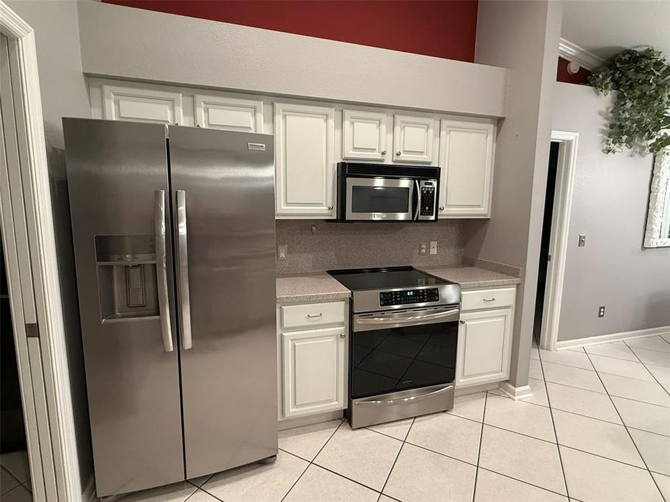 For Sale: $370,000 (3 beds, 2 baths, 1728 Square Feet)