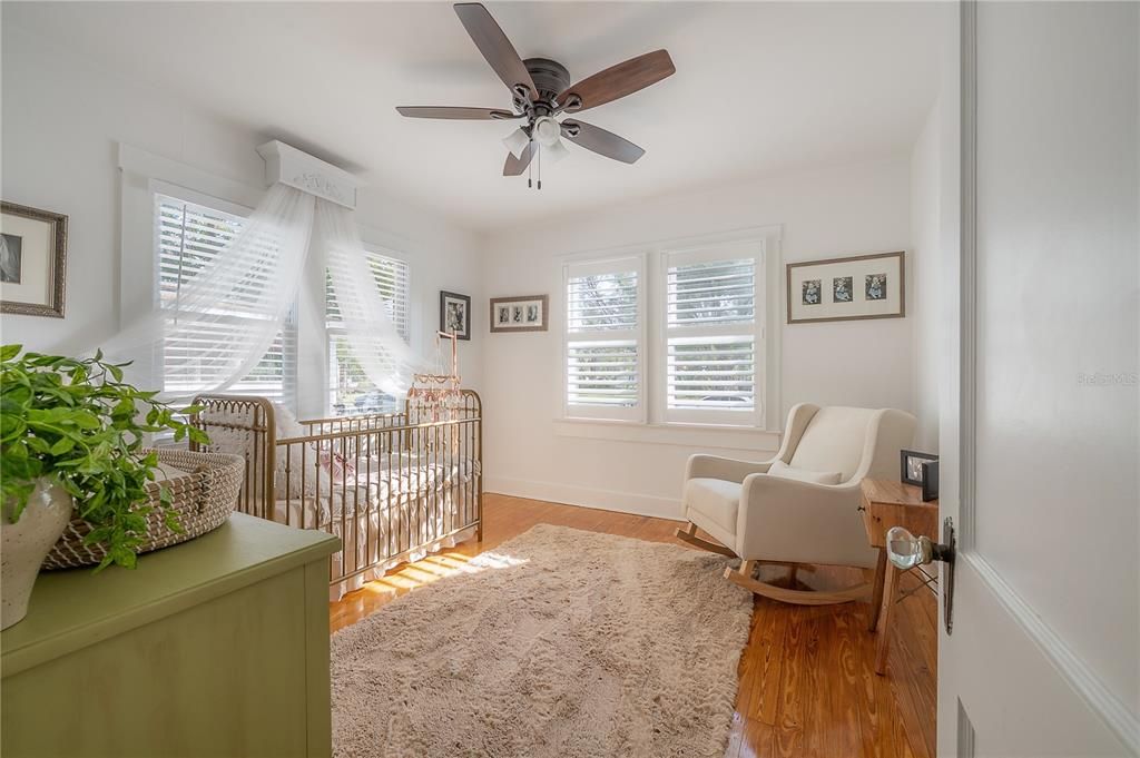 На продажу: $374,900 (2 спален, 1 ванн, 934 Квадратных фут)