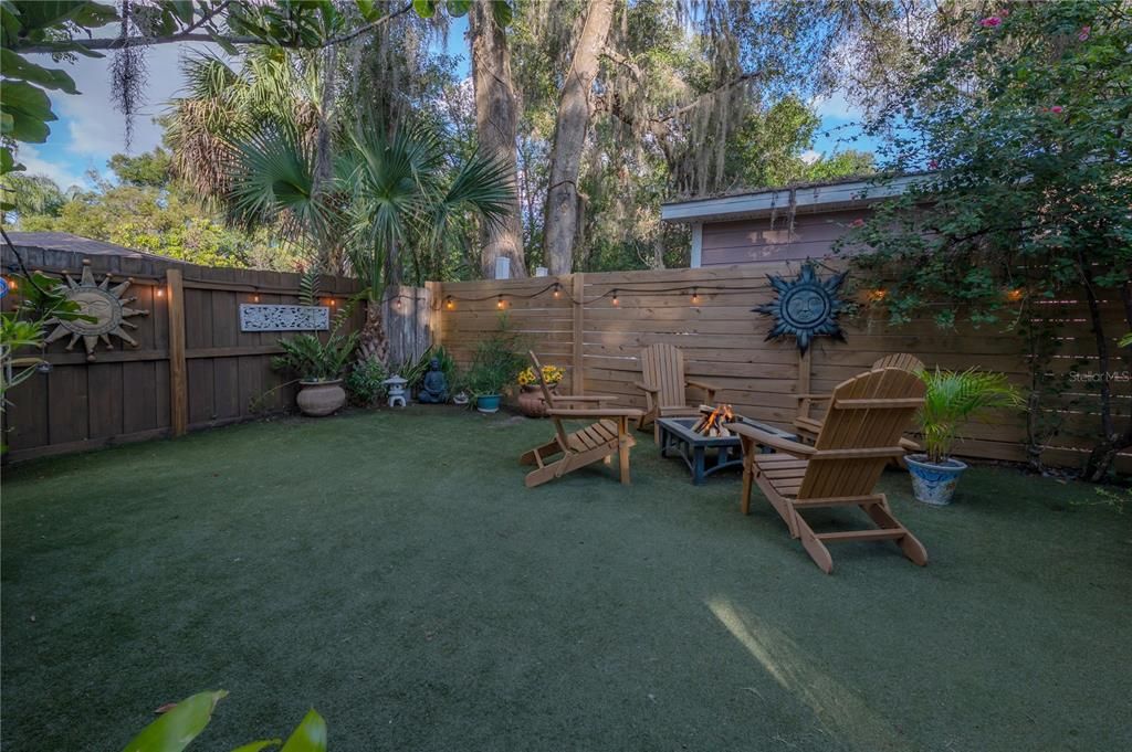 На продажу: $374,900 (2 спален, 1 ванн, 934 Квадратных фут)